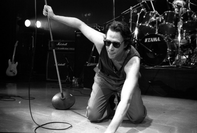 By Masao Nakagami (http://www.flickr.com/photos/goro_memo/181695656/) [CC-BY-SA-2.0 (http://creativecommons.org/licenses/by-sa/2.0)], via Wikimedia Commons